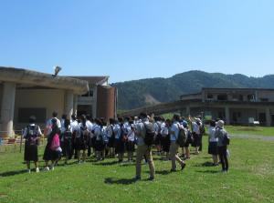 元大川小学校に視察し、語り部の方からお話を聞きます。