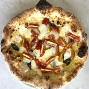 島チーズのマルゲリータビアンカ