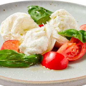 作りたてモッツァレラチーズのカプテーゼ