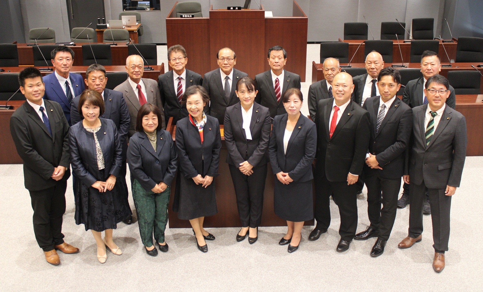 第6期市議会議員集合写真
