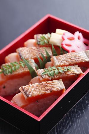 春爛漫サクラマス棒寿司