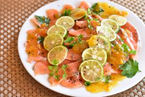 淡路島アイランドラックス（淡路島なるとオレンジソース添え）