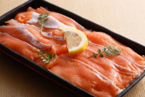 淡路島サクラマス箱寿司