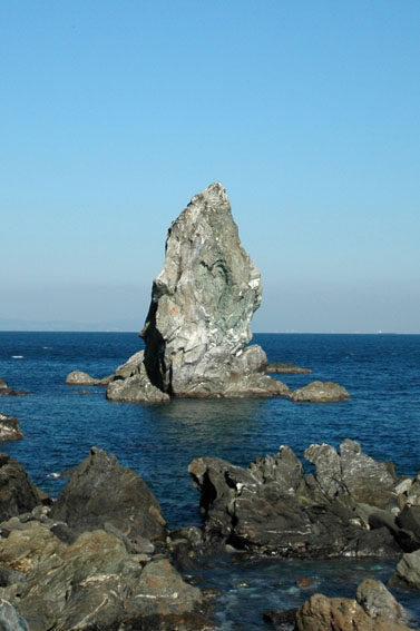 沼島の上立神岩