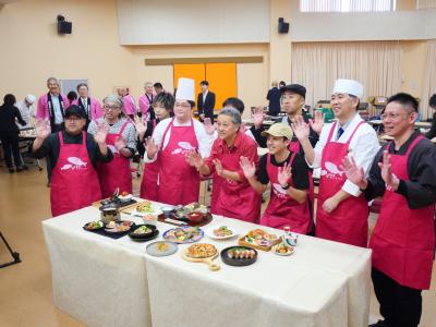 お披露目会集合写真