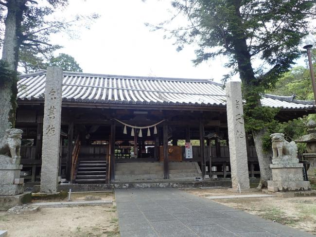 賀集八幡神社拝殿