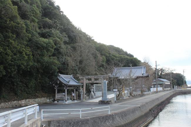 春日神社と神域自然林