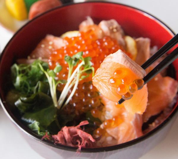 淡路島サクラマスといくらの彩丼 （通年販売、冷凍販売）