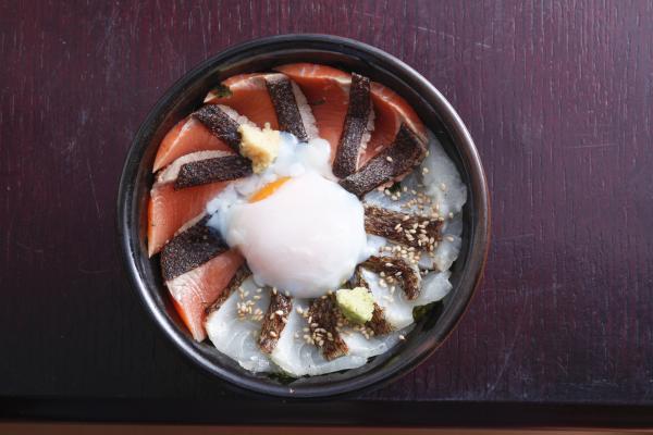 サクラマス炙り丼