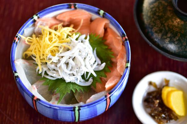 春の三種海鮮丼定食