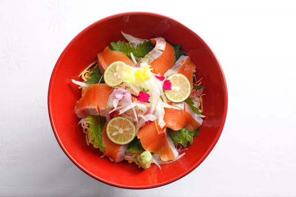 サクラマスのサラダ丼2