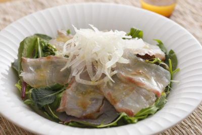 鯛の昆布締めサラダ